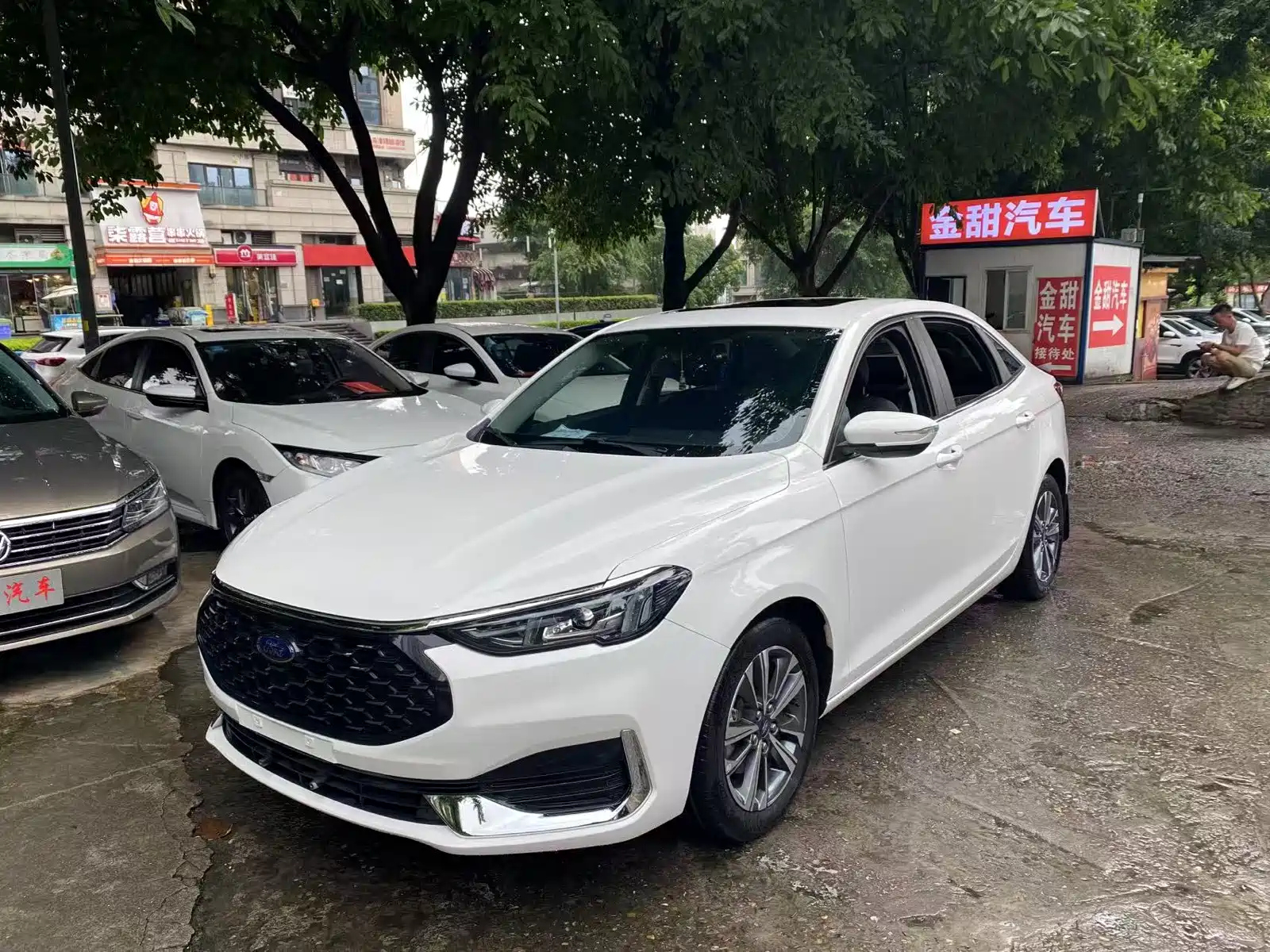 FORD ESCORT 2021
