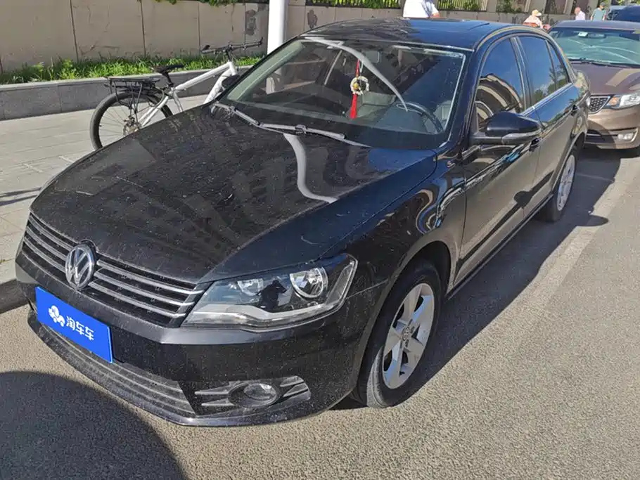 VOLKSWAGEN BORA 2014