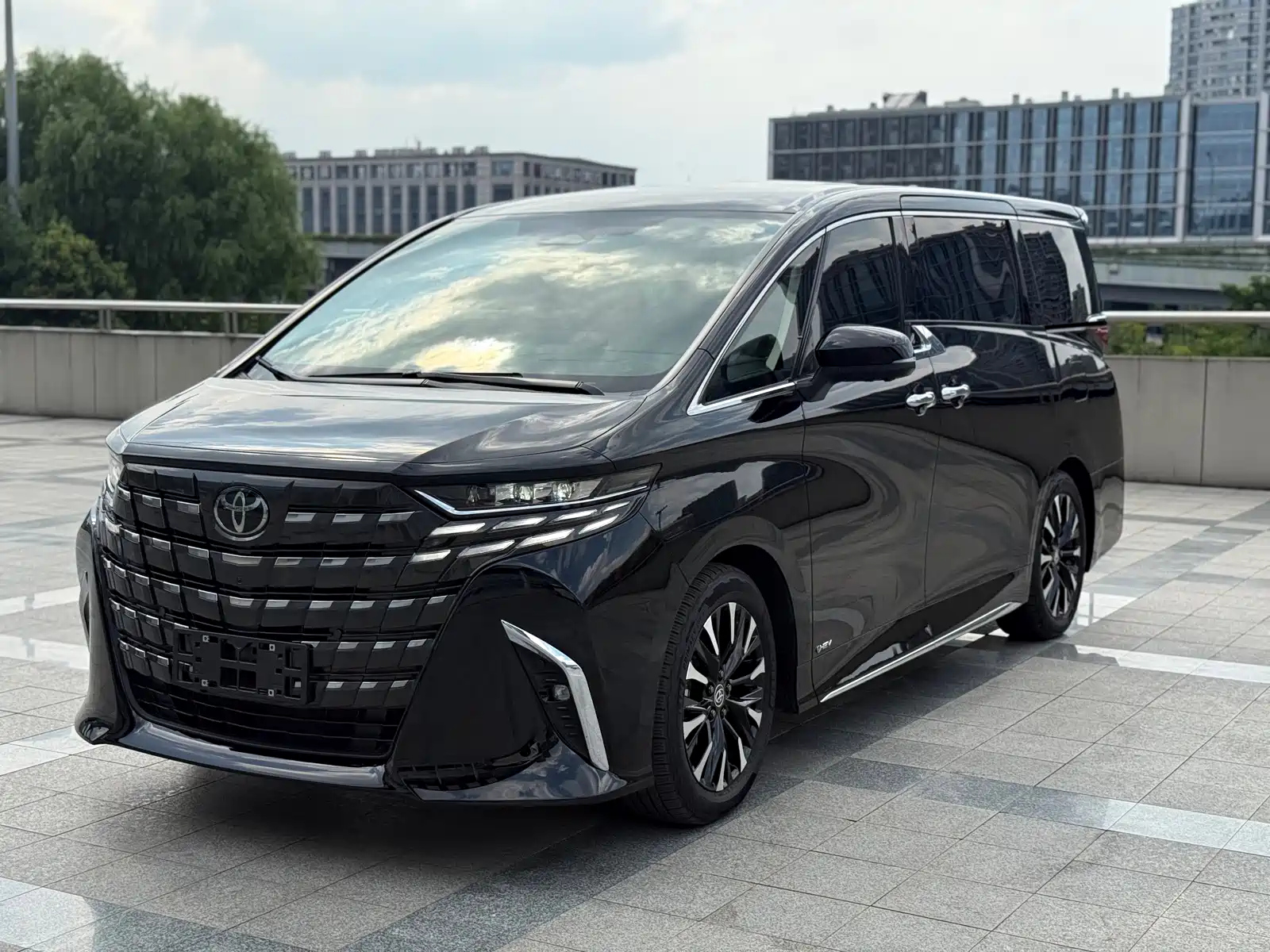 TOYOTA ALPHARD 2024