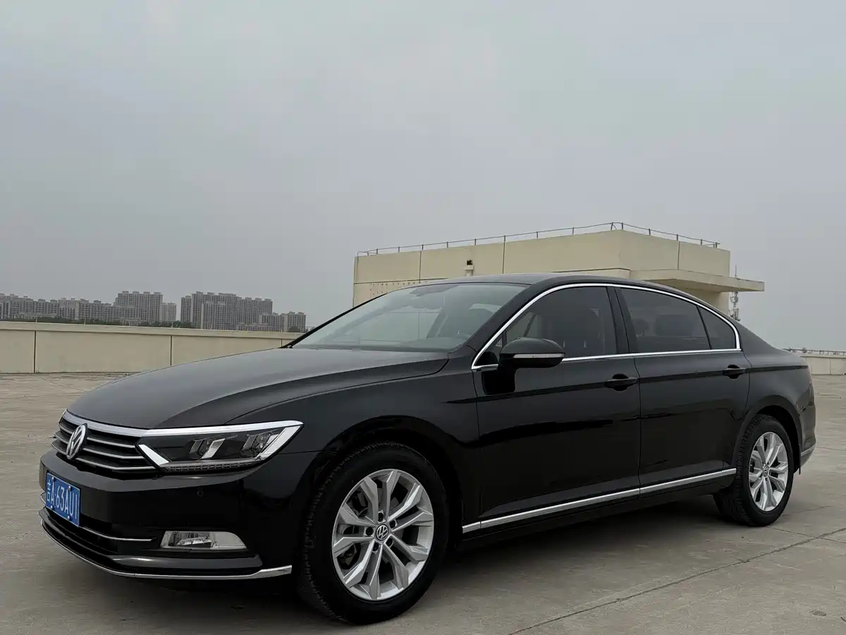 VOLKSWAGEN MAGOTAN 2019
