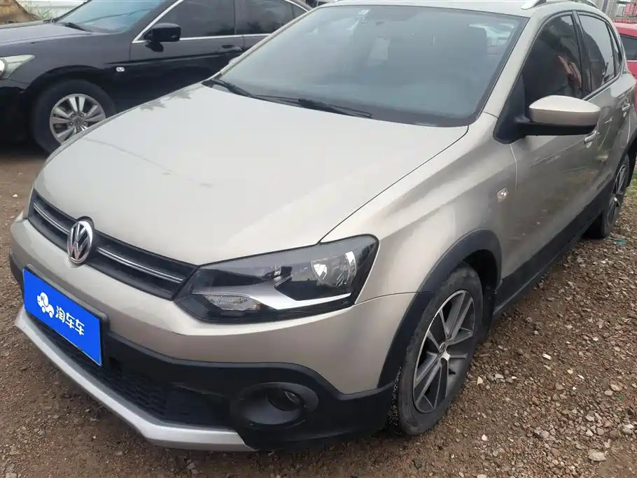 VOLKSWAGEN POLO 2012
