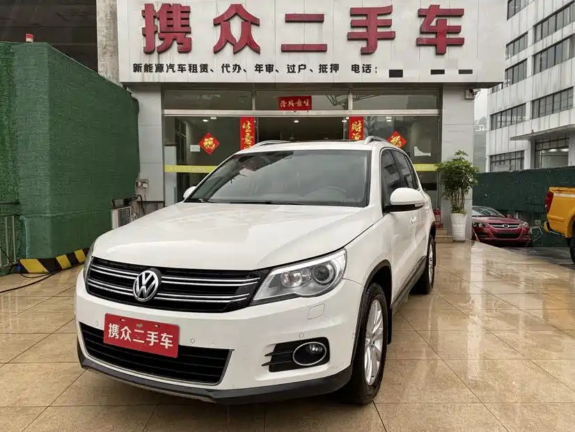 VOLKSWAGEN TIGUAN 2012