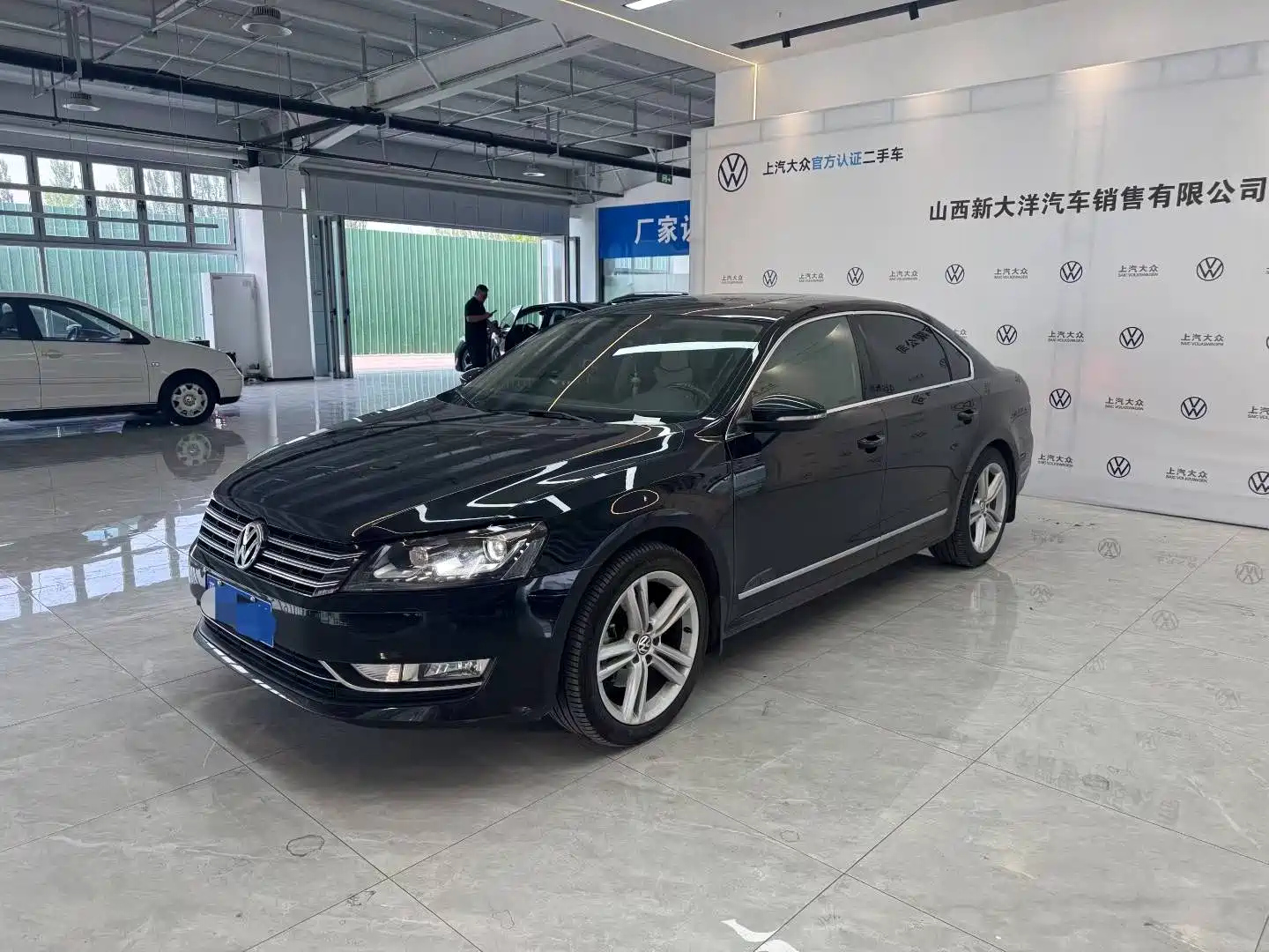 VOLKSWAGEN PASSAT 2014