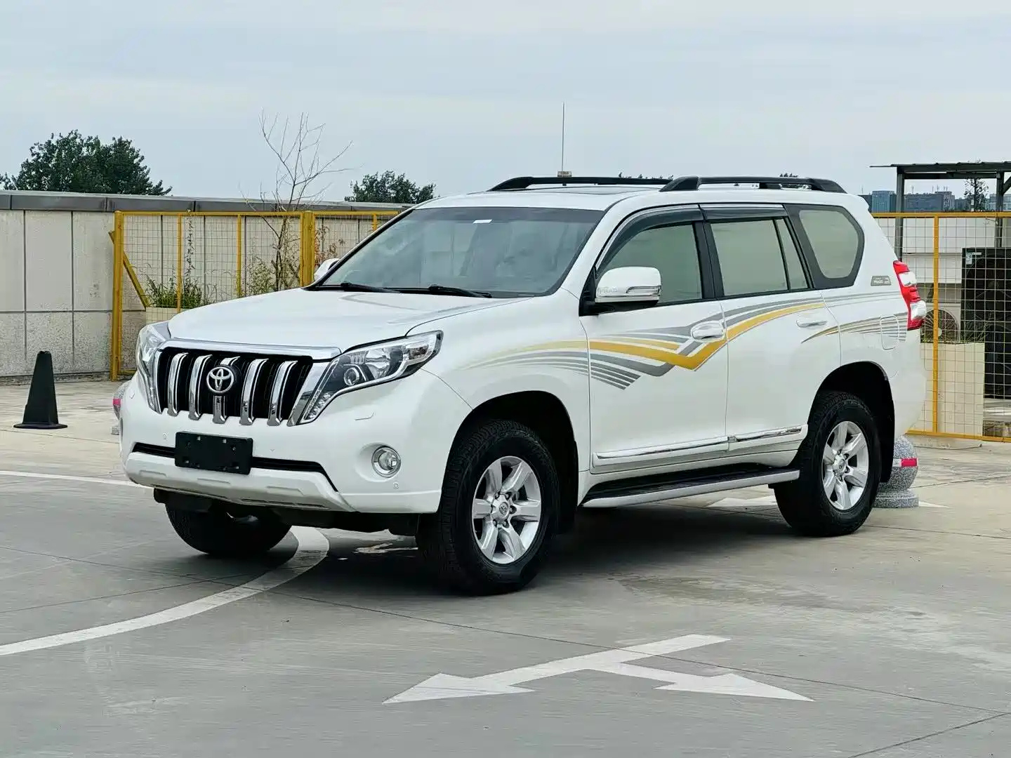 TOYOTA PRADO 2016