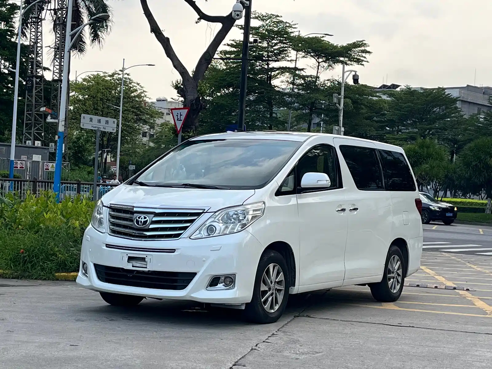 TOYOTA ALPHARD