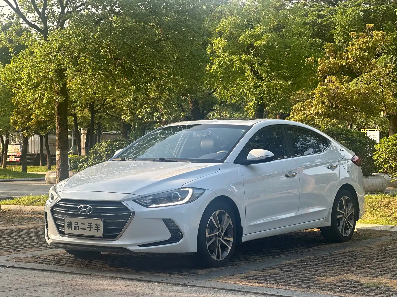 HYUNDAI ELANTRA 2016