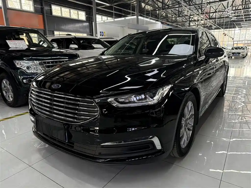 FORD TAURUS 2019