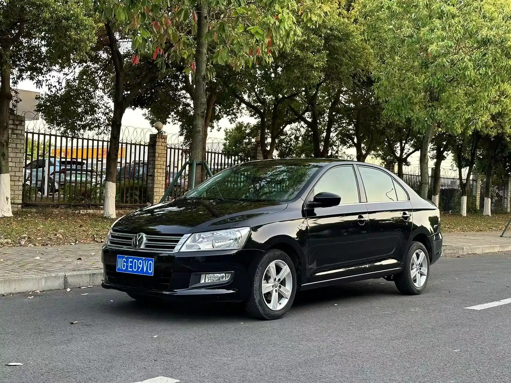 VOLKSWAGEN SANTANA 2015