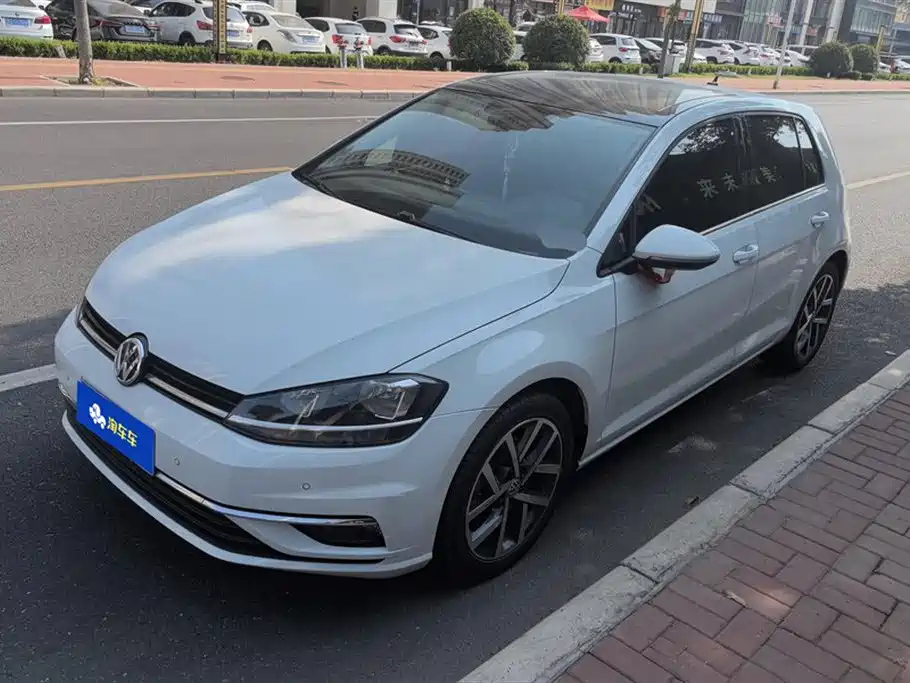 VOLKSWAGEN GOLF 2020