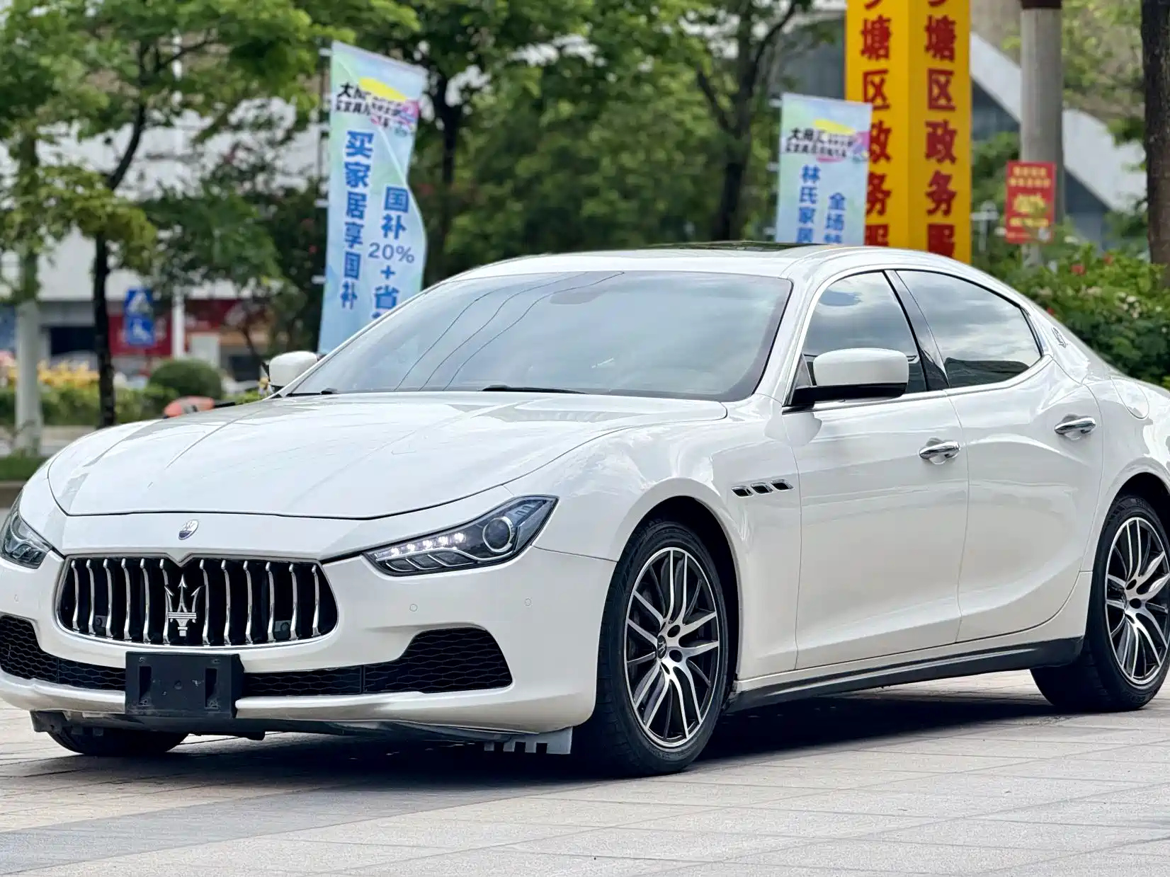 MASERATI GHIBLI 2014