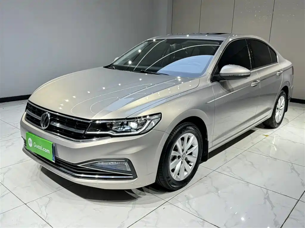 VOLKSWAGEN BORA 2020