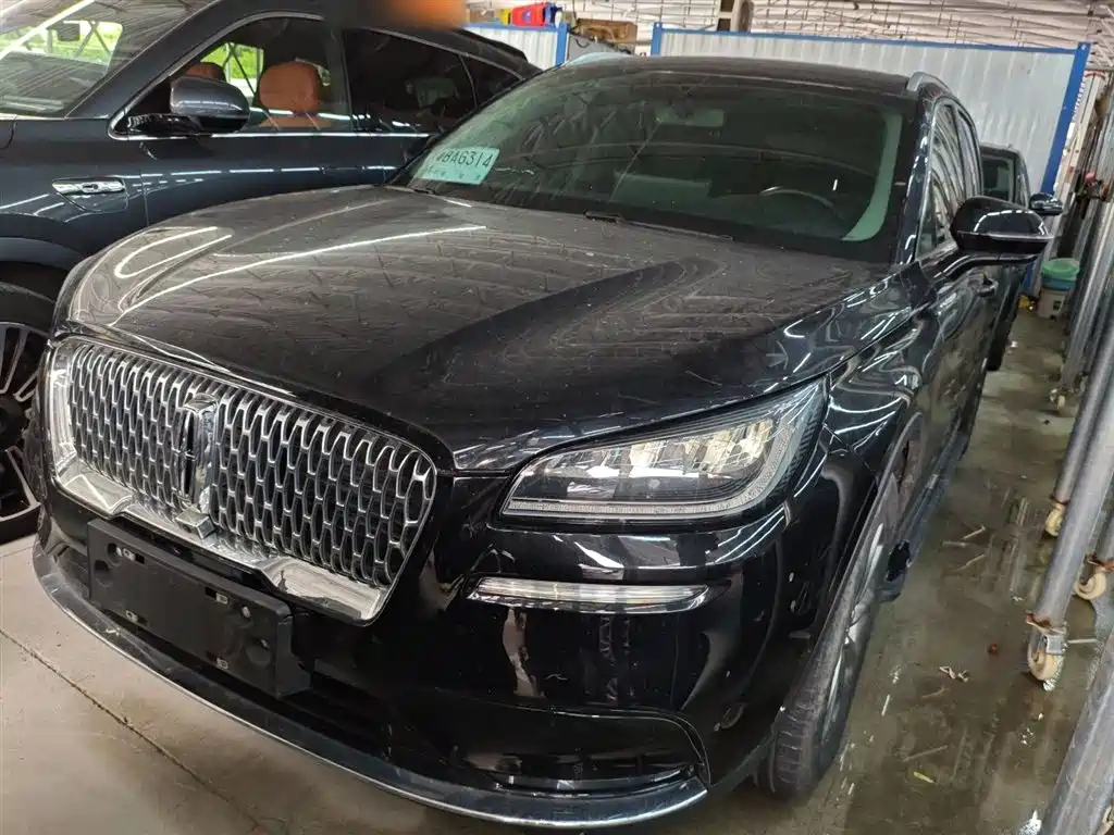 LINCOLN ADVENTURER 2020