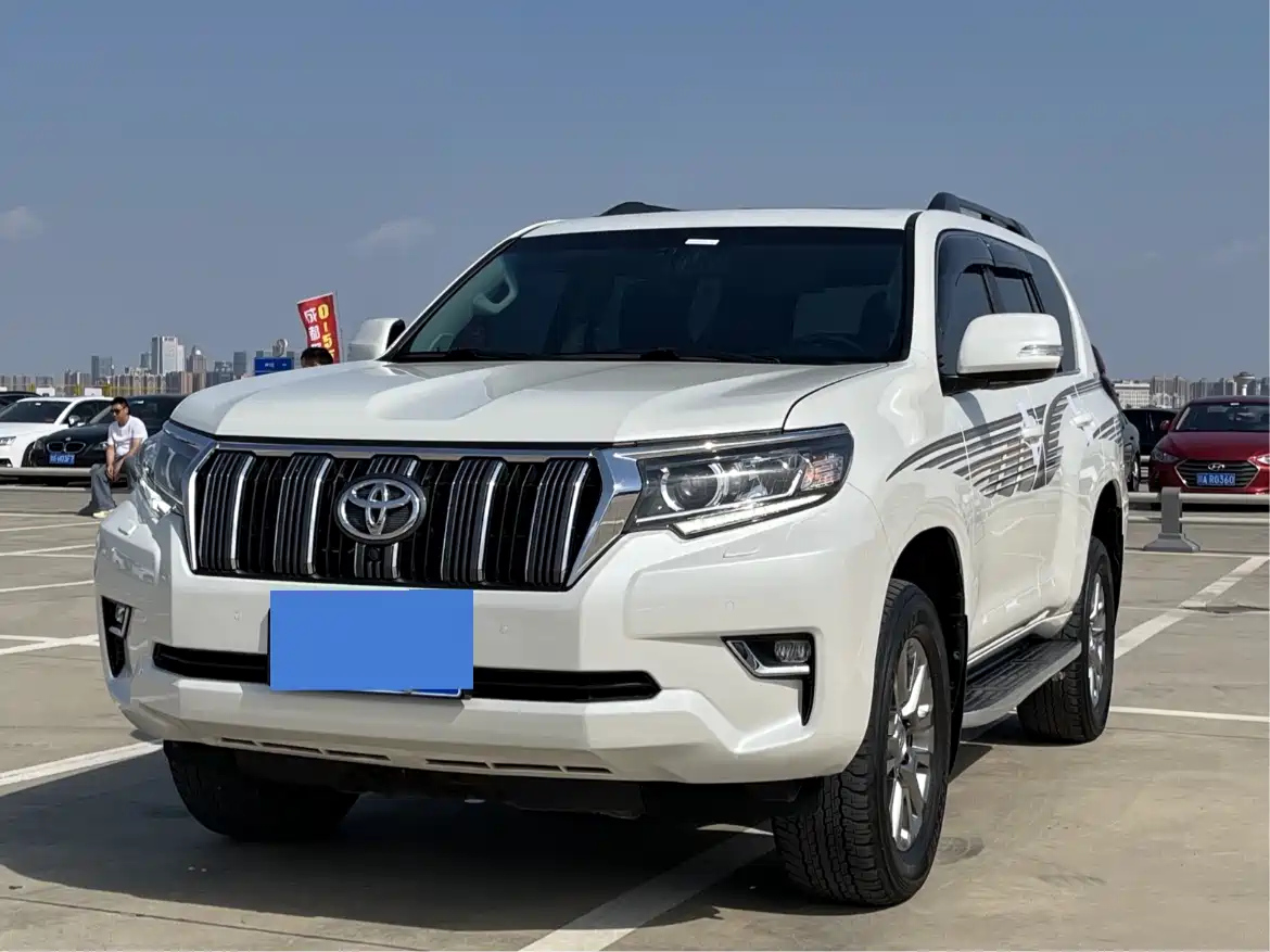 TOYOTA PRADO 2018