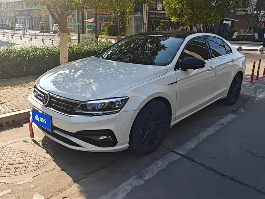 VOLKSWAGEN LAMANDO