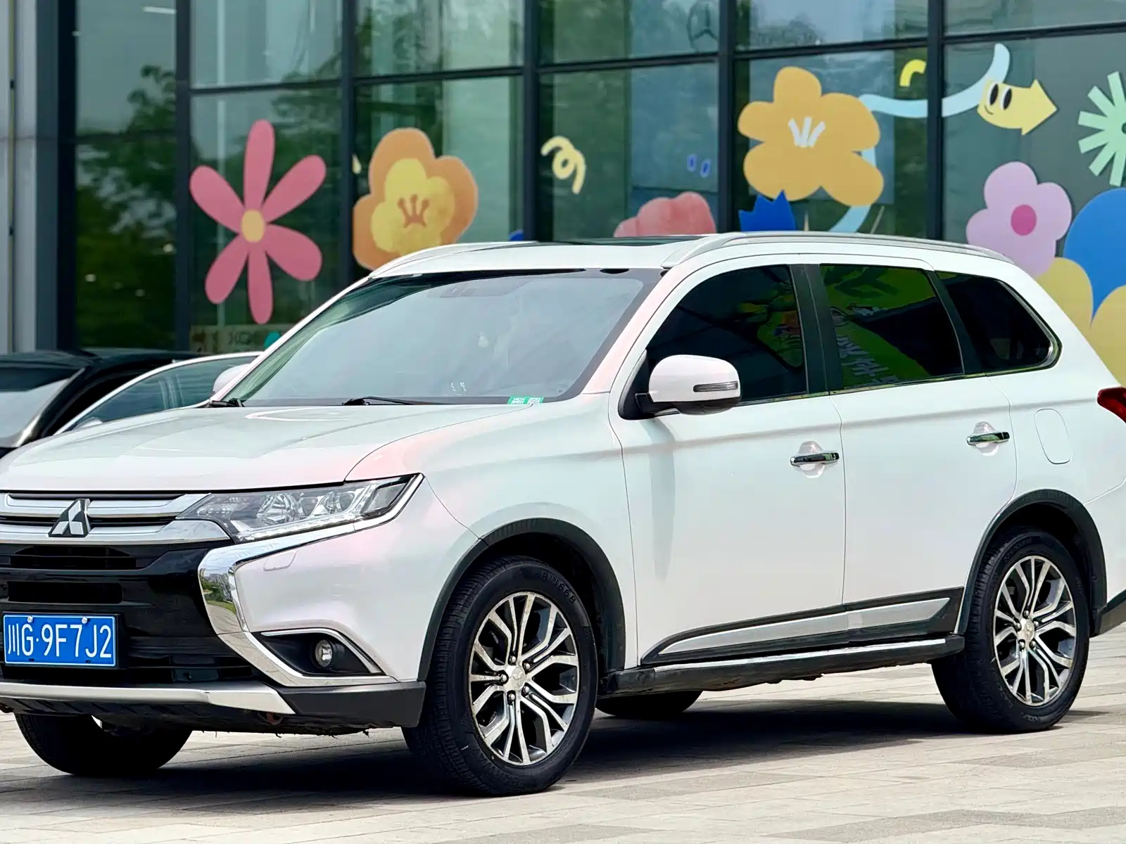MITSUBISHI OUTLANDER 2016