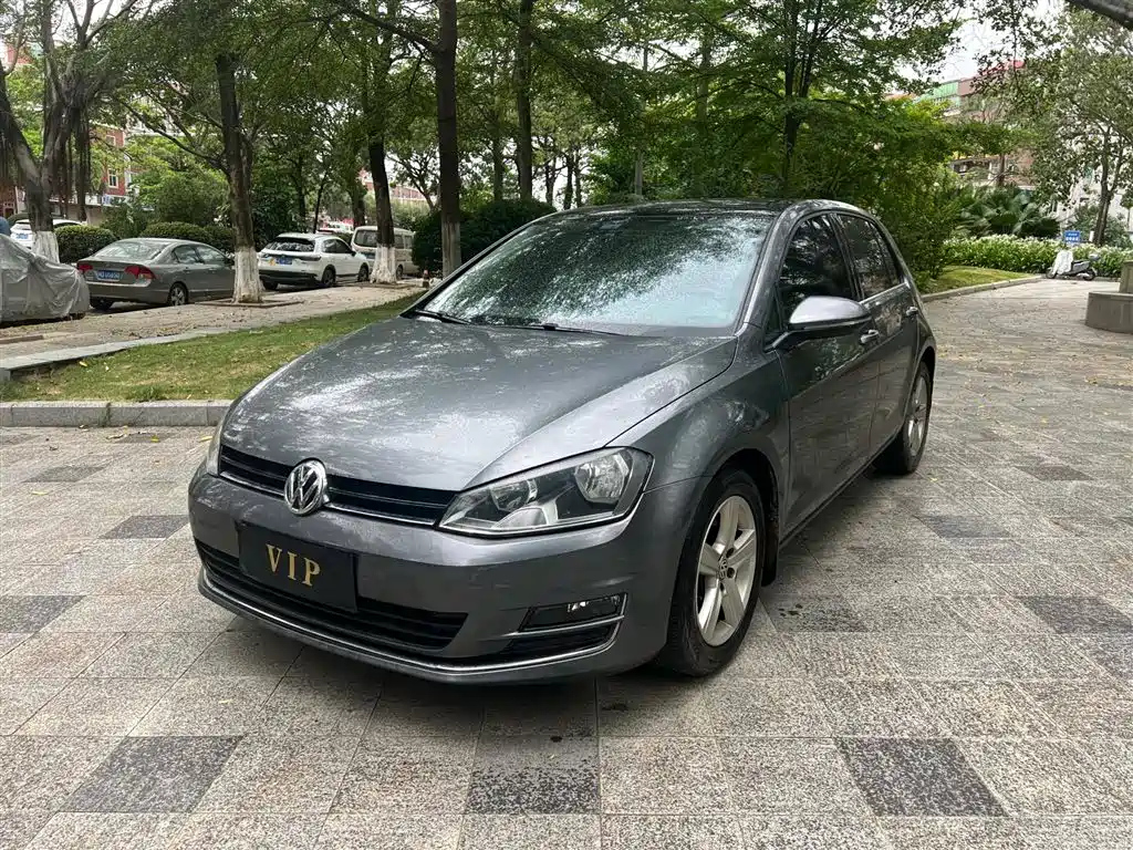 VOLKSWAGEN GOLF 2015