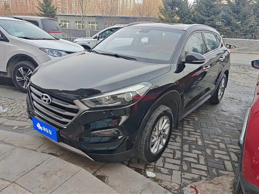 HYUNDAI TUCSON 2015
