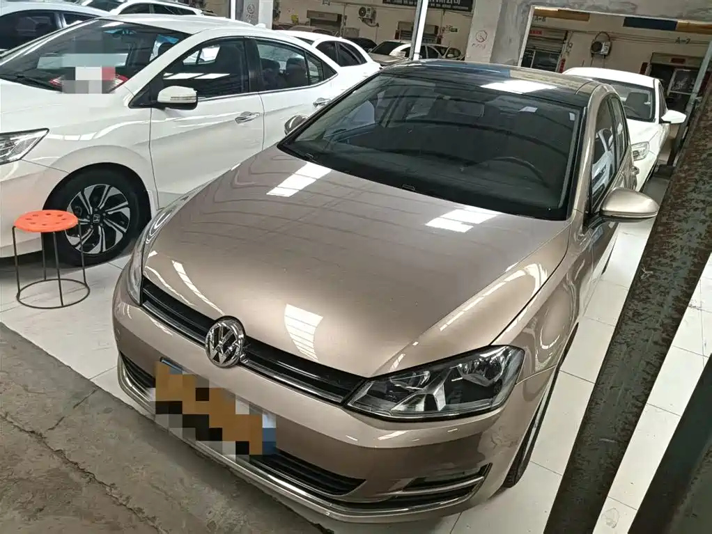 VOLKSWAGEN GOLF 2015