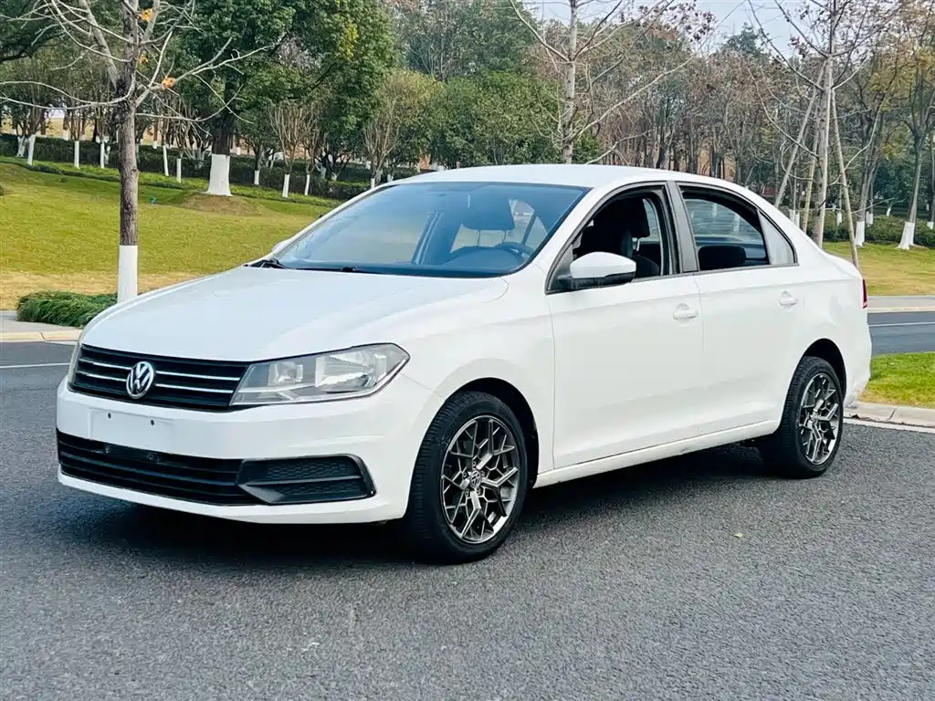 VOLKSWAGEN SANTANA 2016