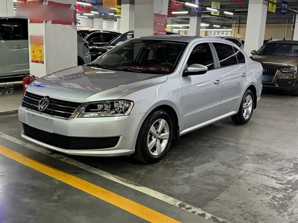 VOLKSWAGEN LAVIDA 2013