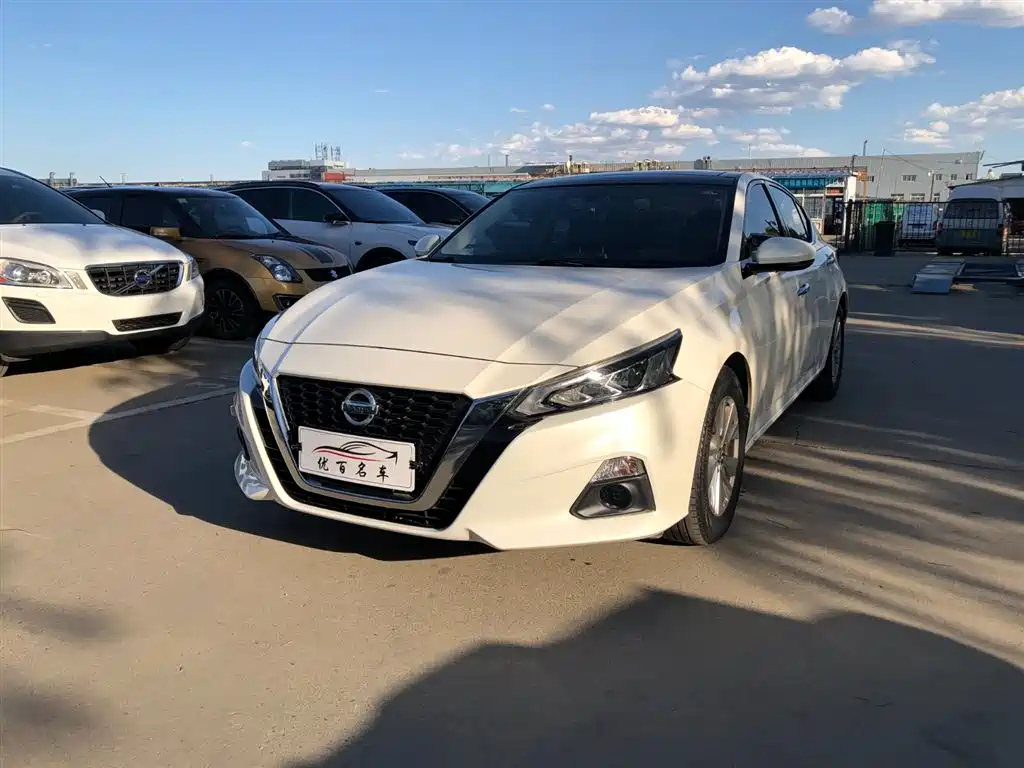 NISSAN TEANA 2020