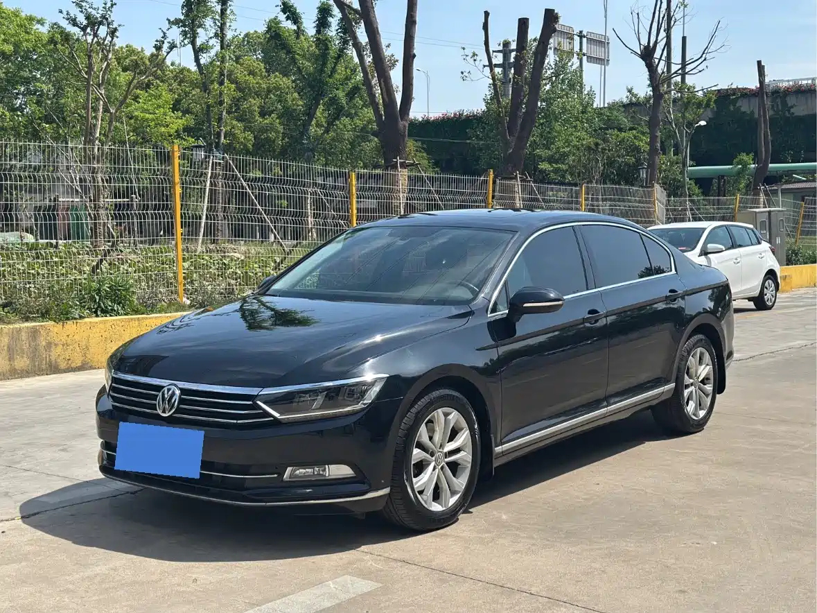 VOLKSWAGEN MAGOTAN 2018