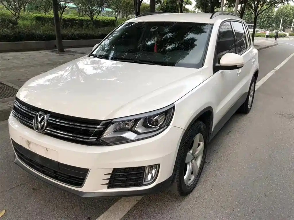 VOLKSWAGEN TIGUAN 2012