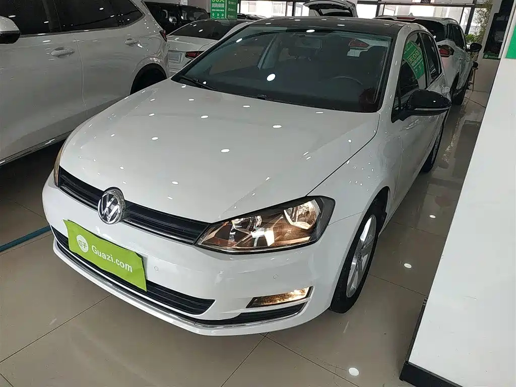 VOLKSWAGEN GOLF 2017
