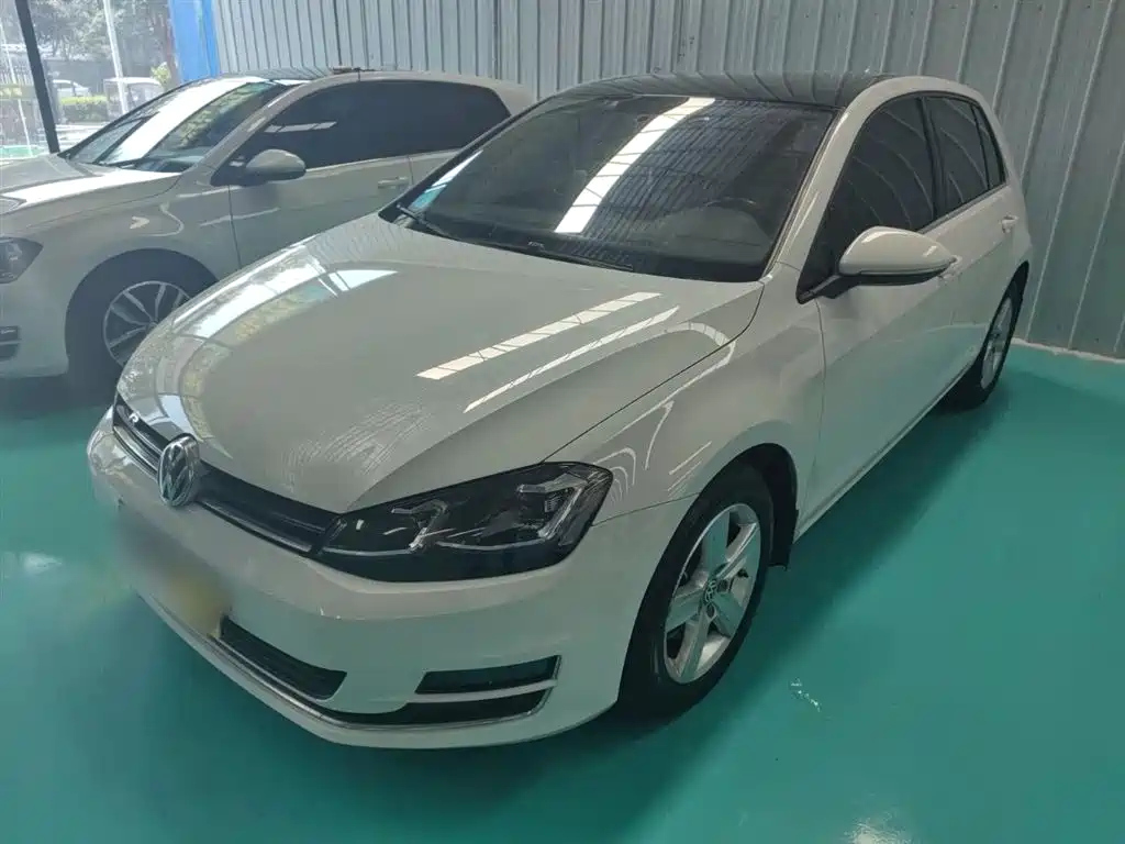 VOLKSWAGEN GOLF 2014
