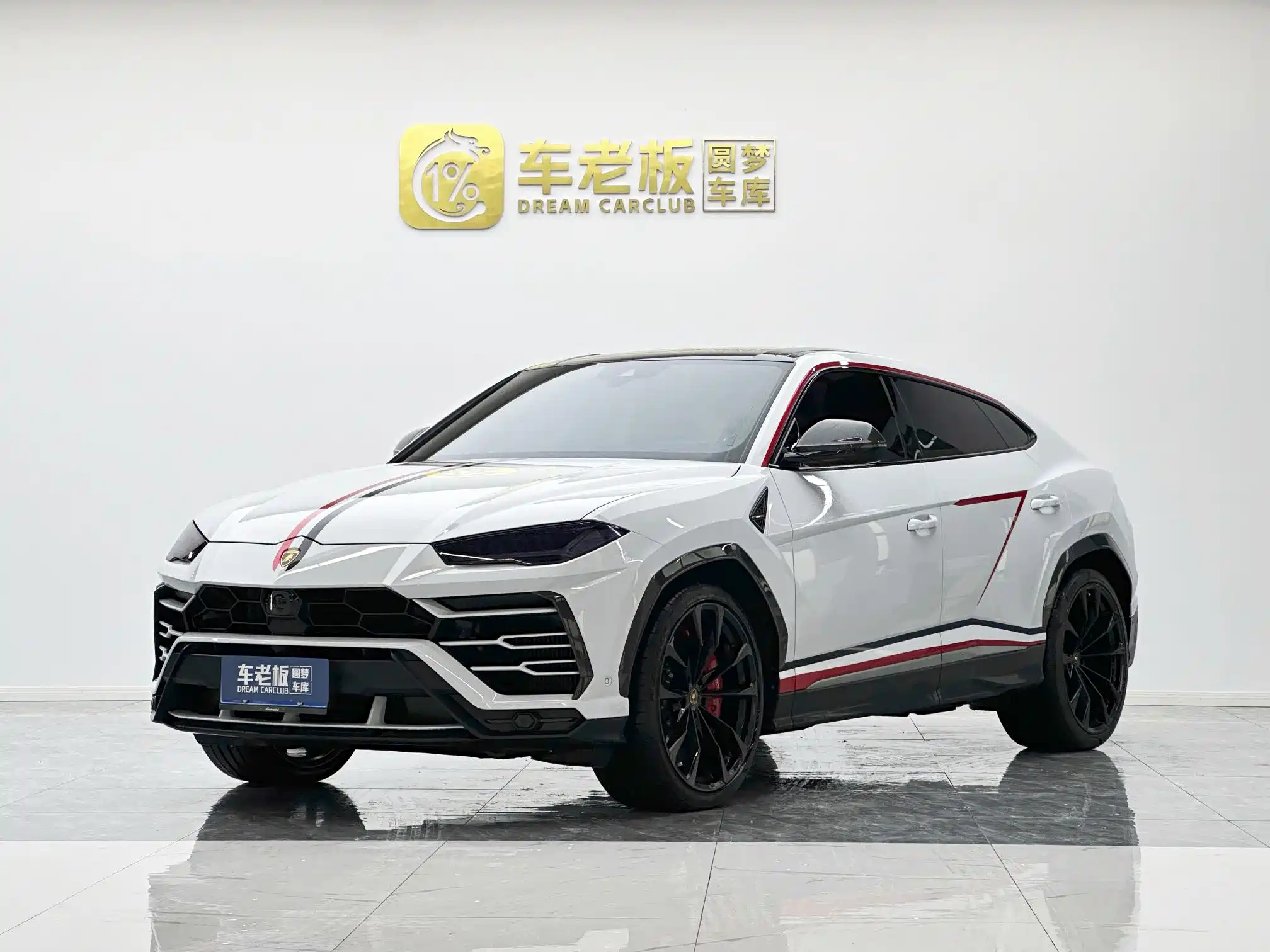 LAMBORGHINI URUS 2021