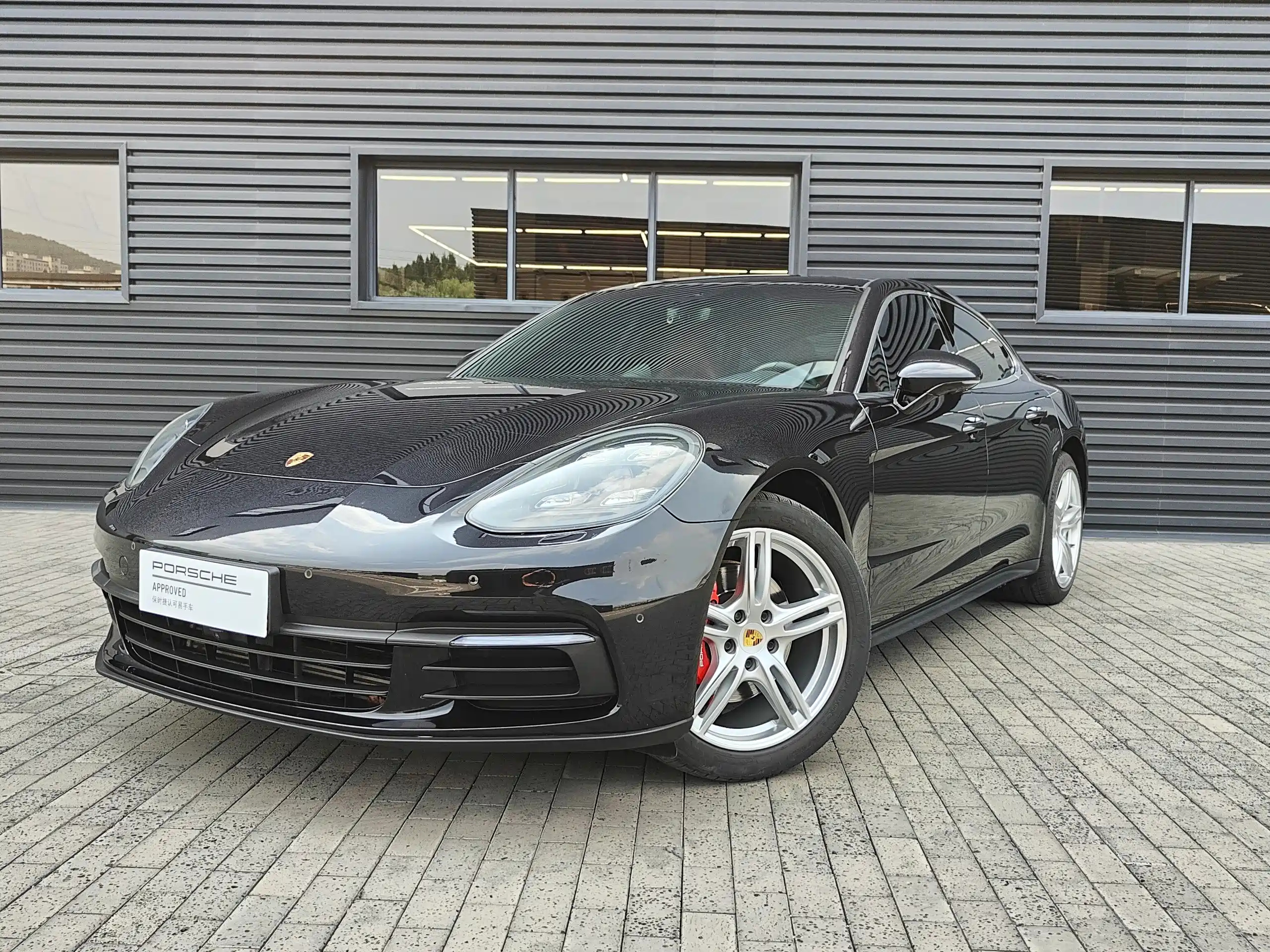 PORSCHE PANAMERA