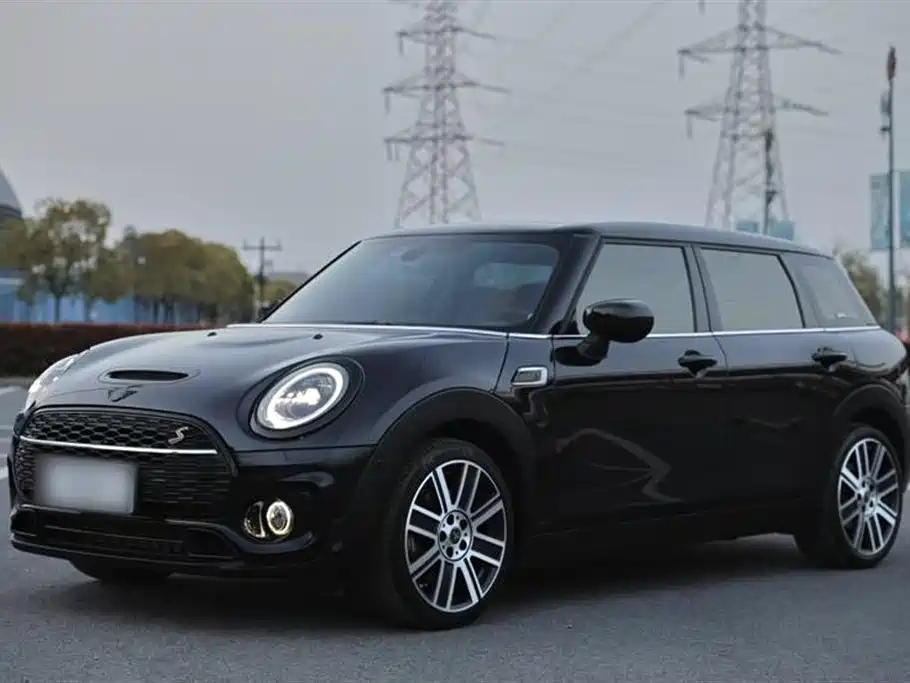 MINI CLUBMAN 2023