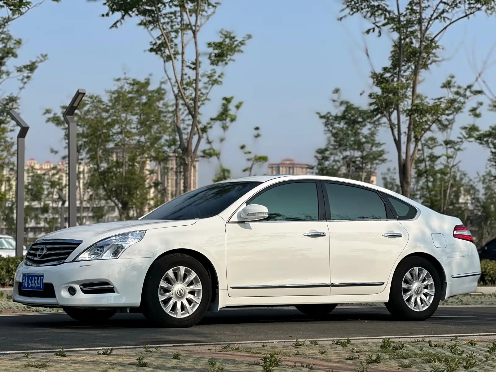 NISSAN TEANA 2010