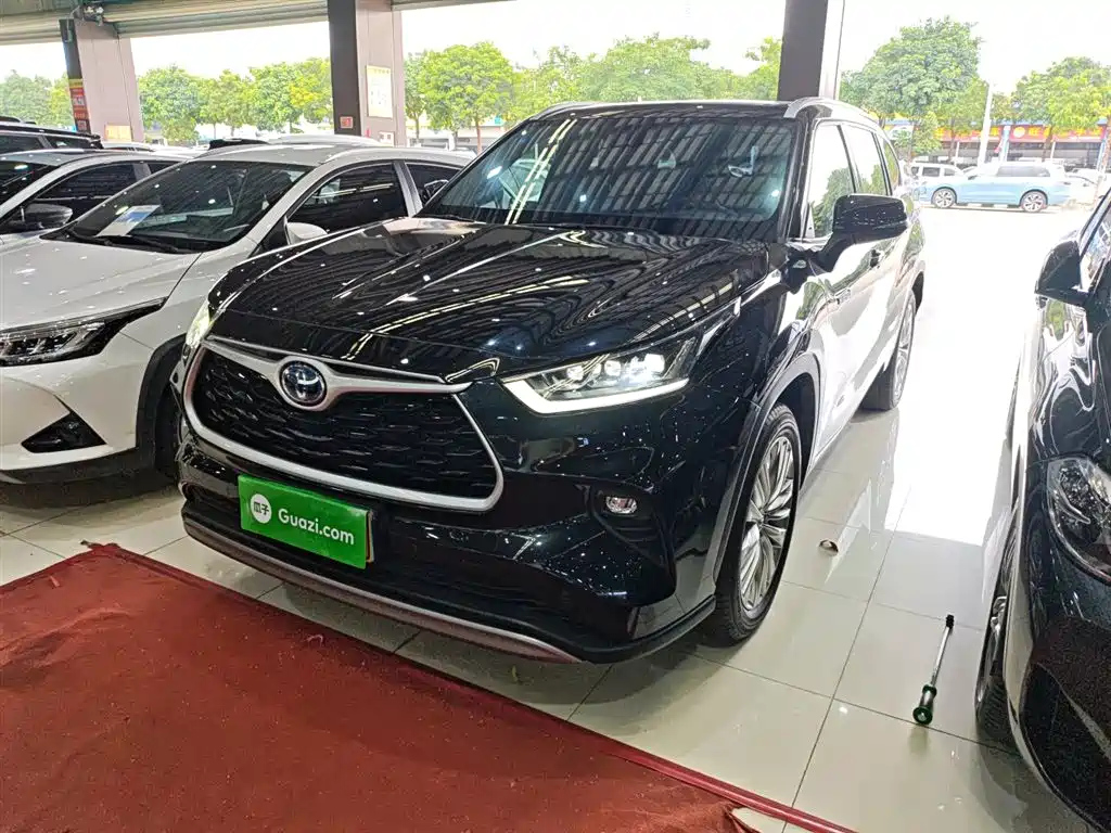 TOYOTA HIGHLANDER 2023