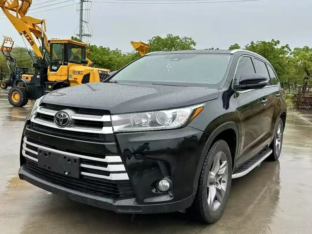 TOYOTA HIGHLANDER
