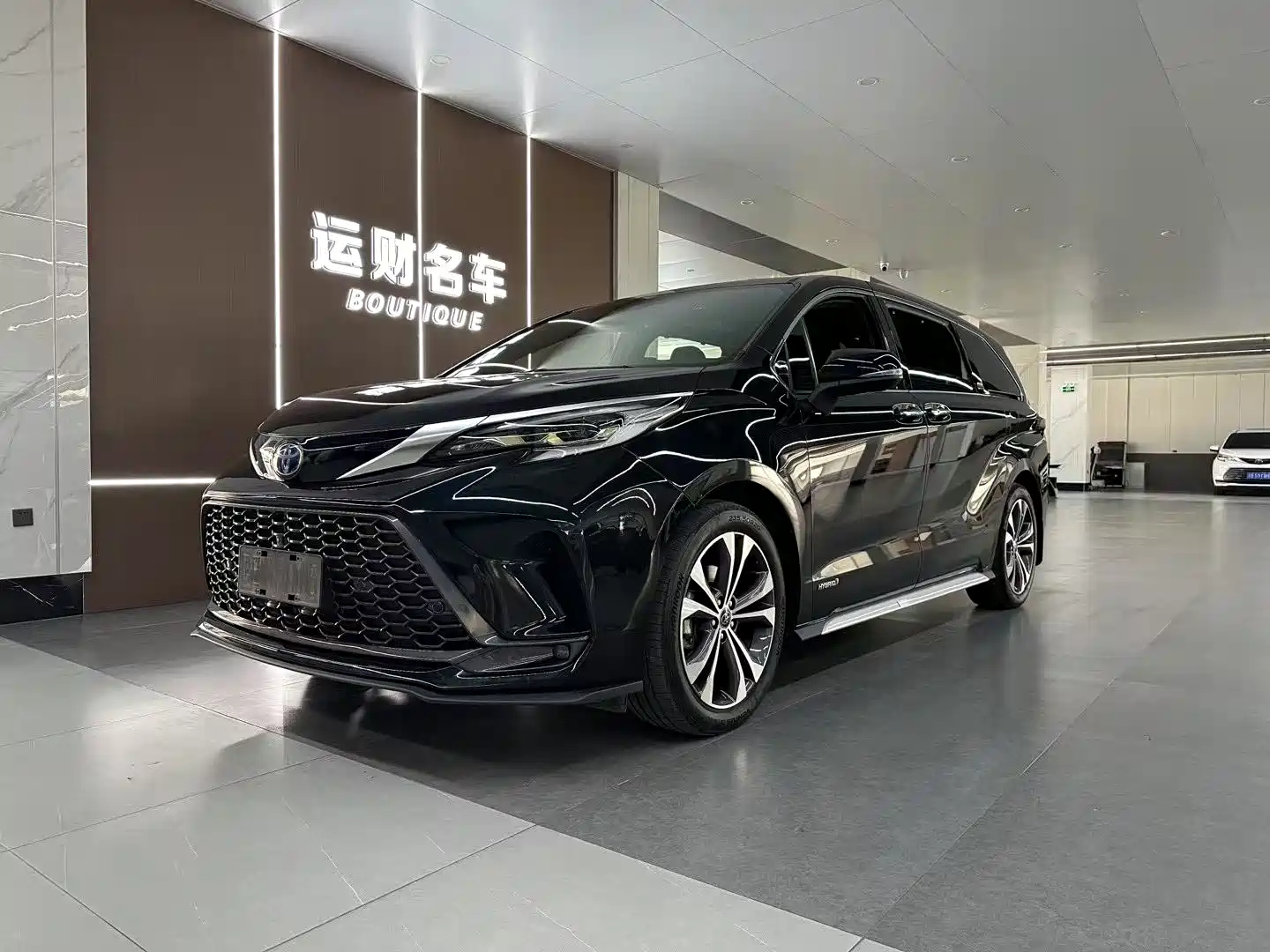 TOYOTA GRANVIA 2023