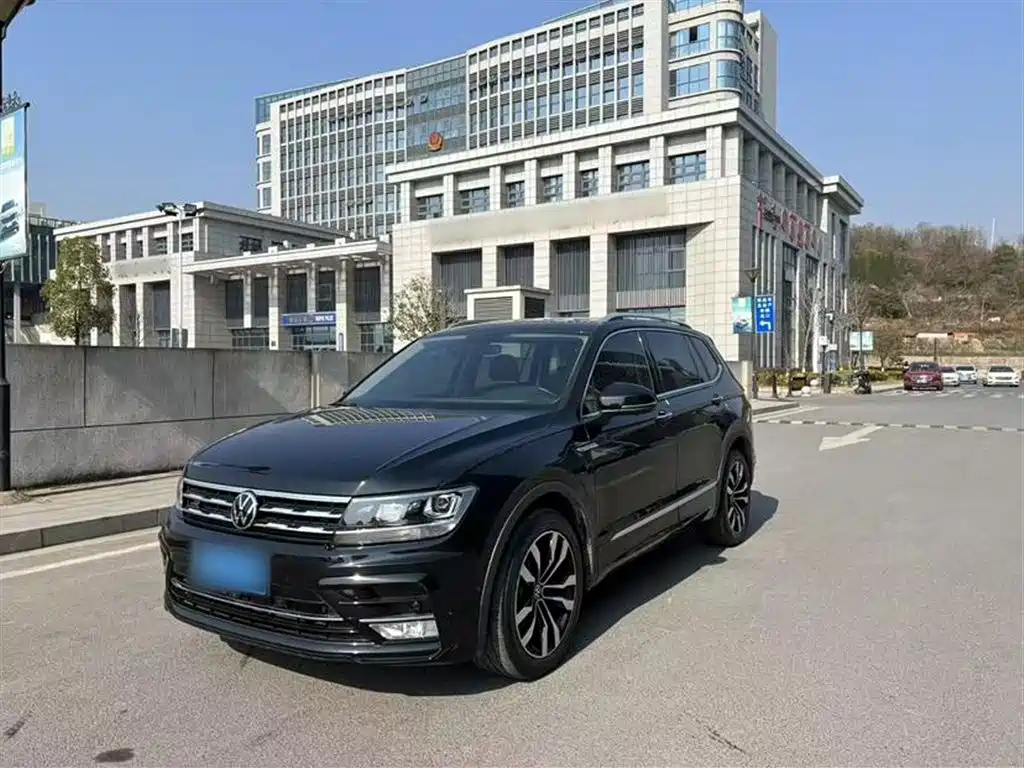 VOLKSWAGEN TIGUAN L 2021