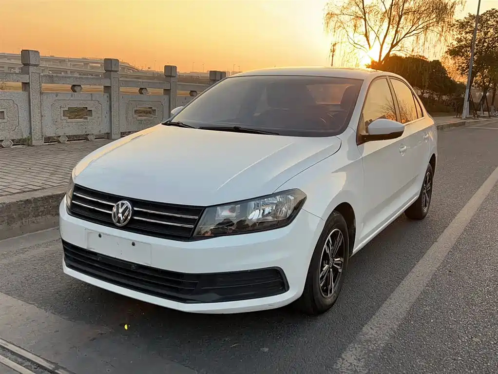 VOLKSWAGEN SANTANA 2016