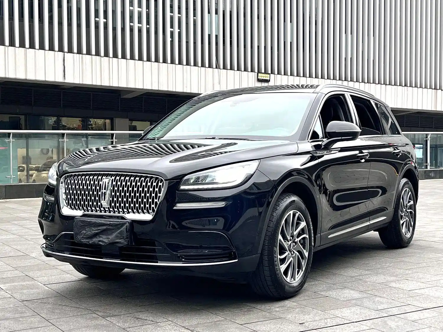 LINCOLN ADVENTURER 2022