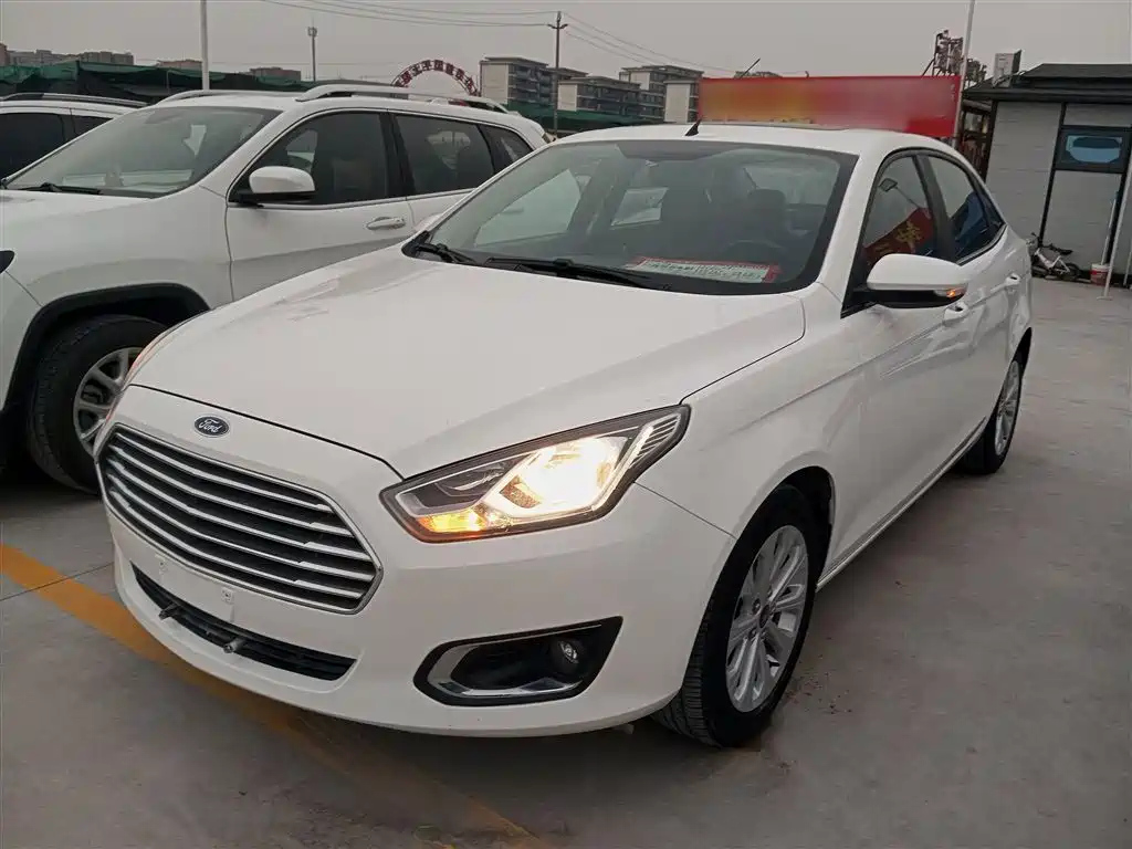 FORD ESCORT 2015