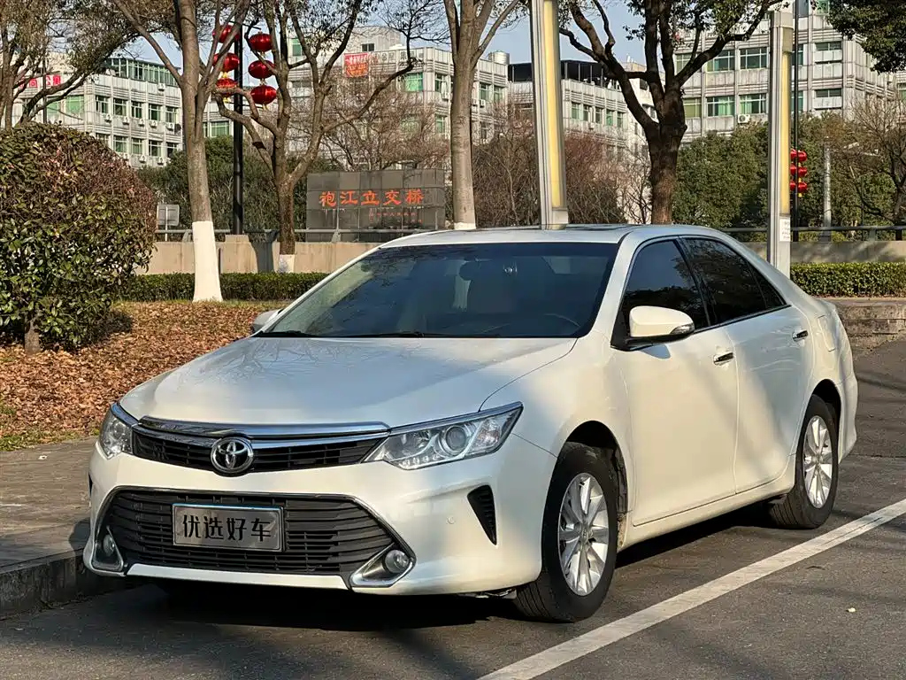 TOYOTA CAMRY 2015