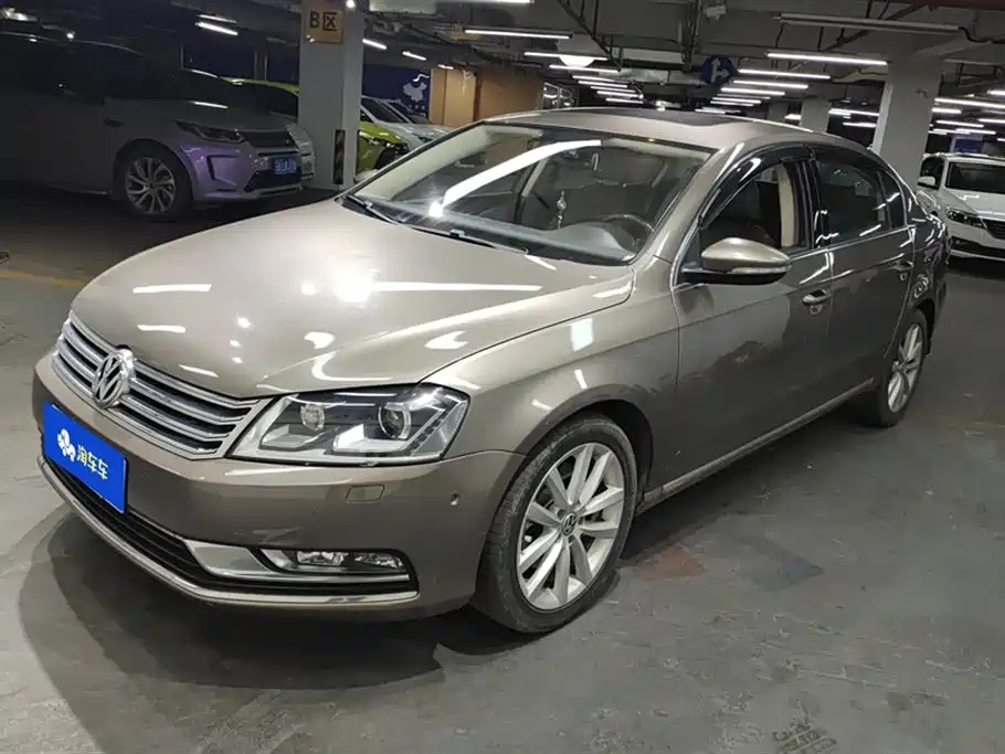 VOLKSWAGEN MAGOTAN 2013