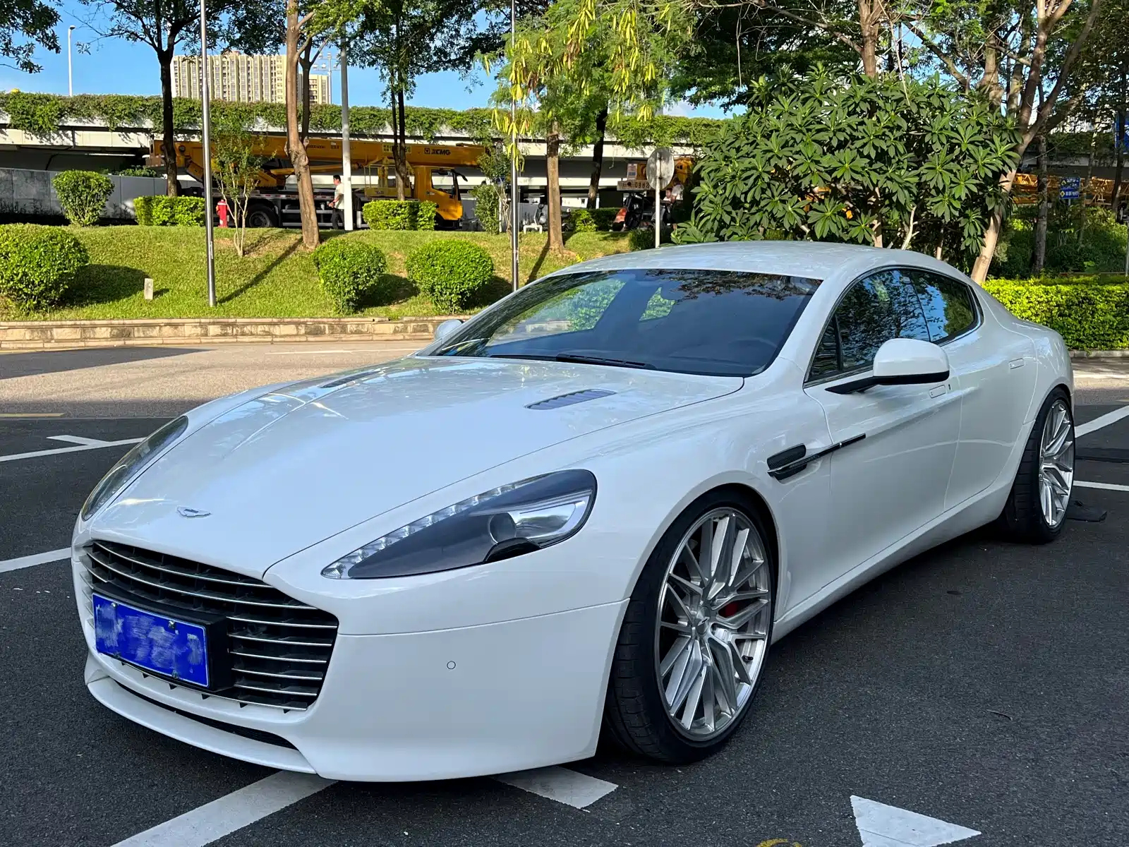 ASTON MARTIN RAPIDE 2016