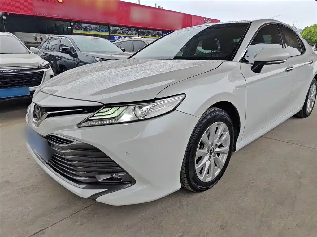 TOYOTA CAMRY 2019