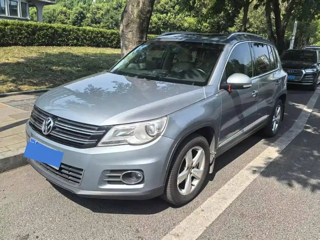 VOLKSWAGEN TIGUAN 2012