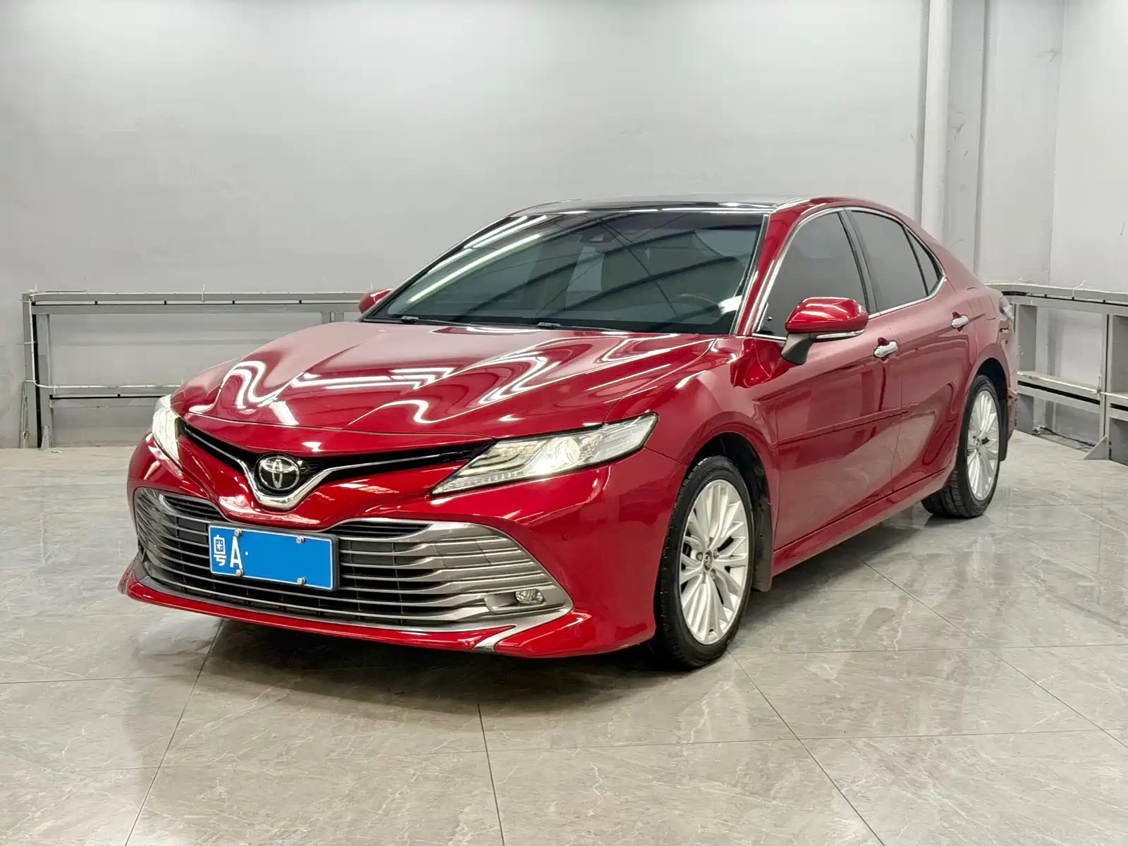 TOYOTA CAMRY 2019