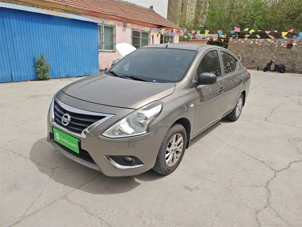 NISSAN SUNNY 2015