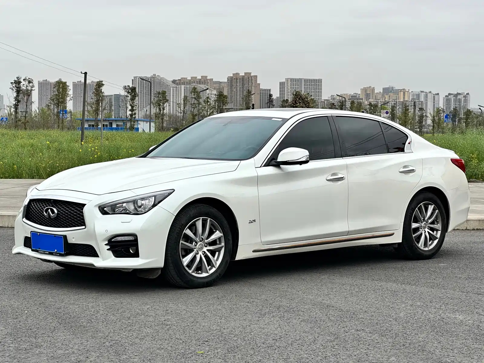 INFINITI Q50L