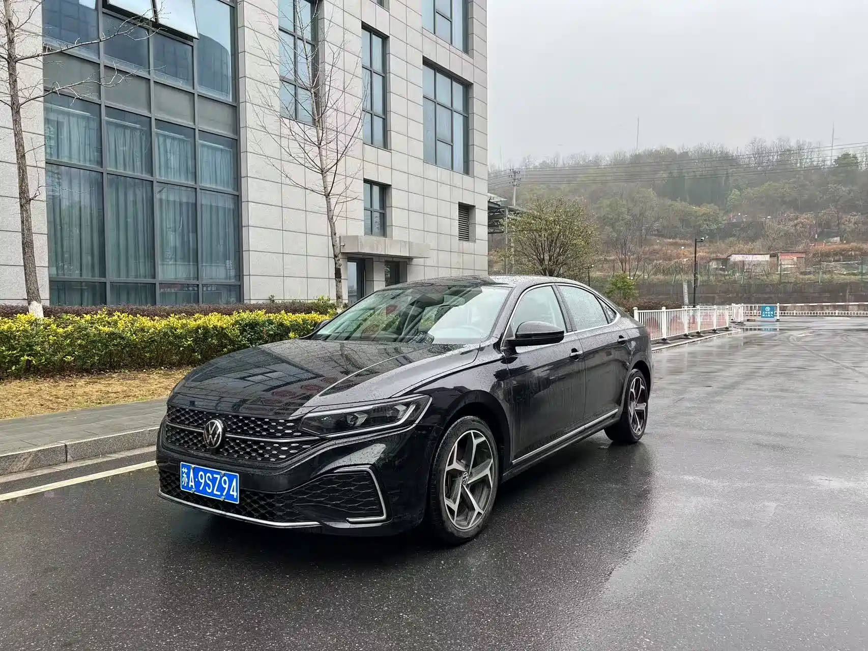 VOLKSWAGEN PASSAT 2024