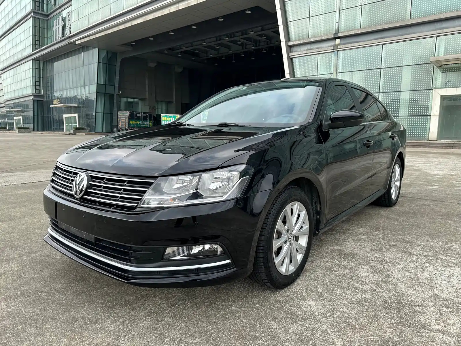 VOLKSWAGEN LAVIDA 2017